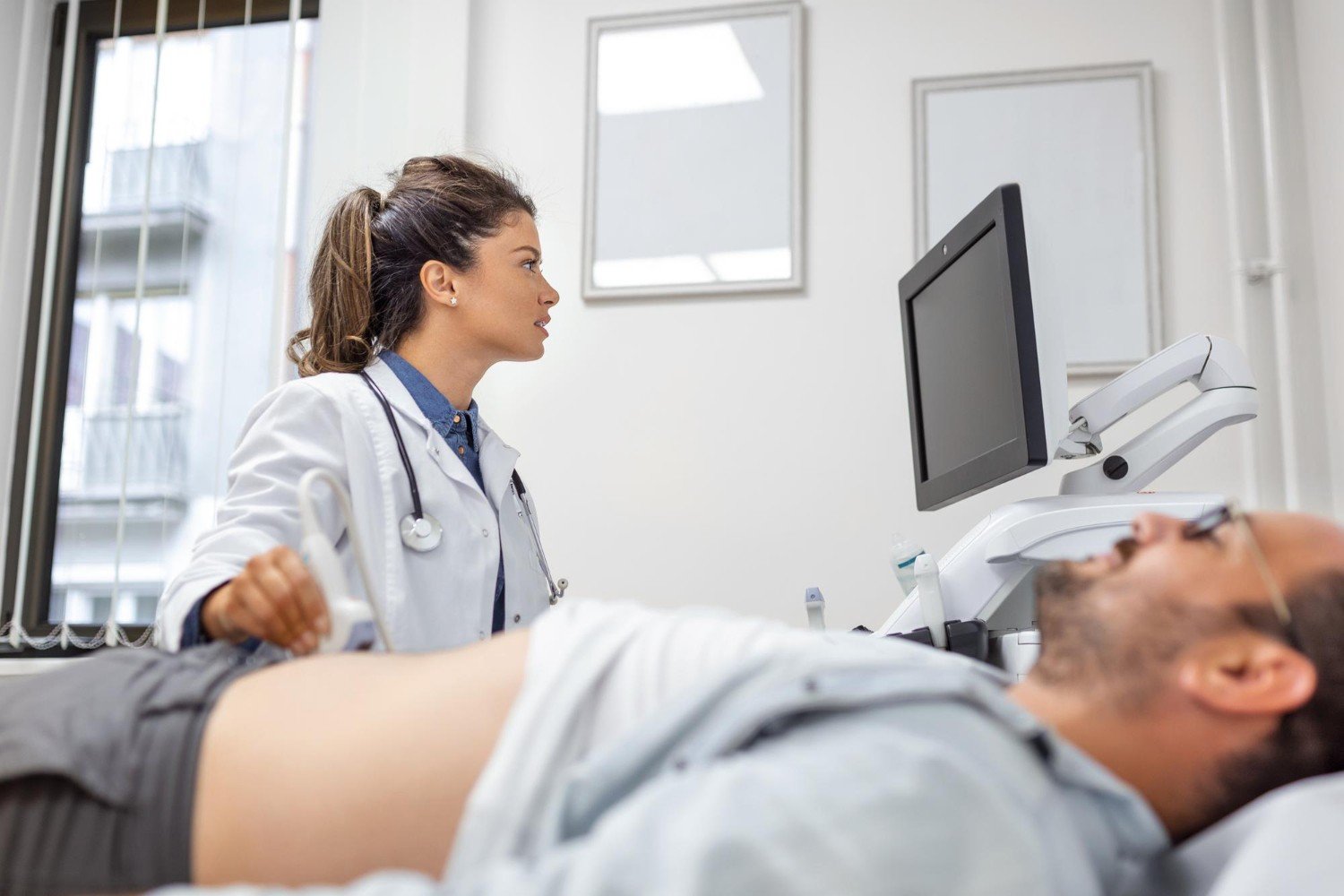 Equipe da Ingastro em atendimento de proctologia em Maringá